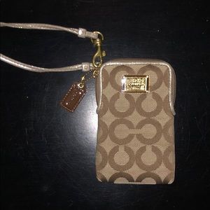 Wristlet